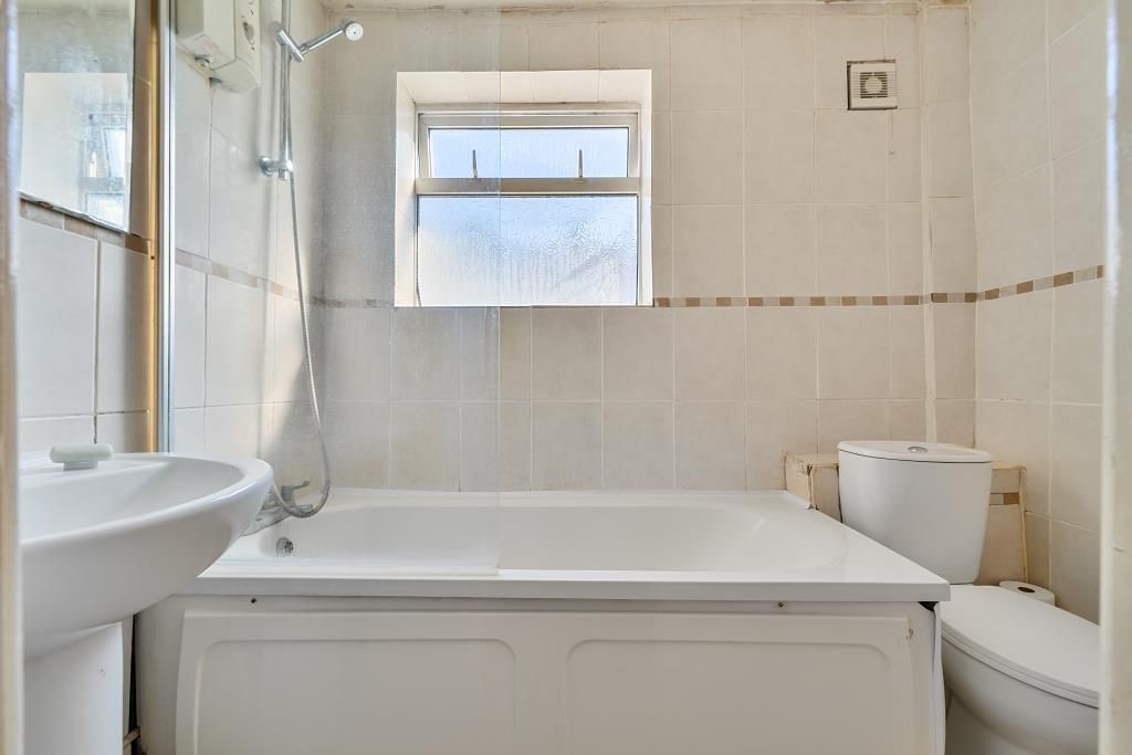 Property photo 3 of 20 Bathroom
