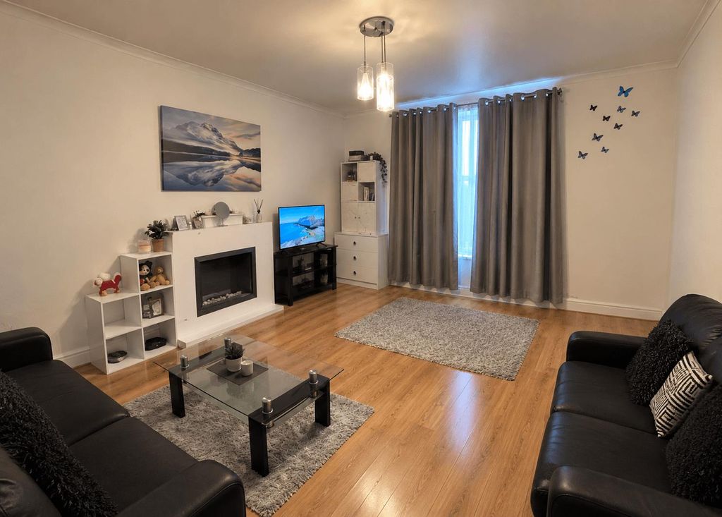 Property photo 1 of 4