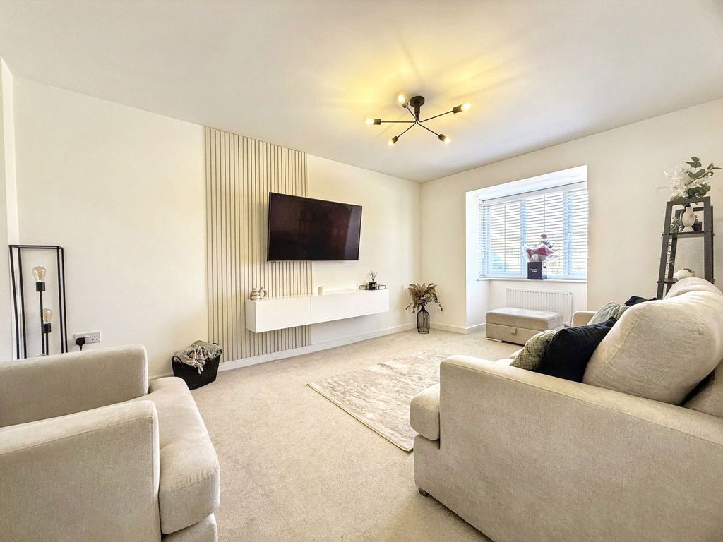 Property photo 3 of 31