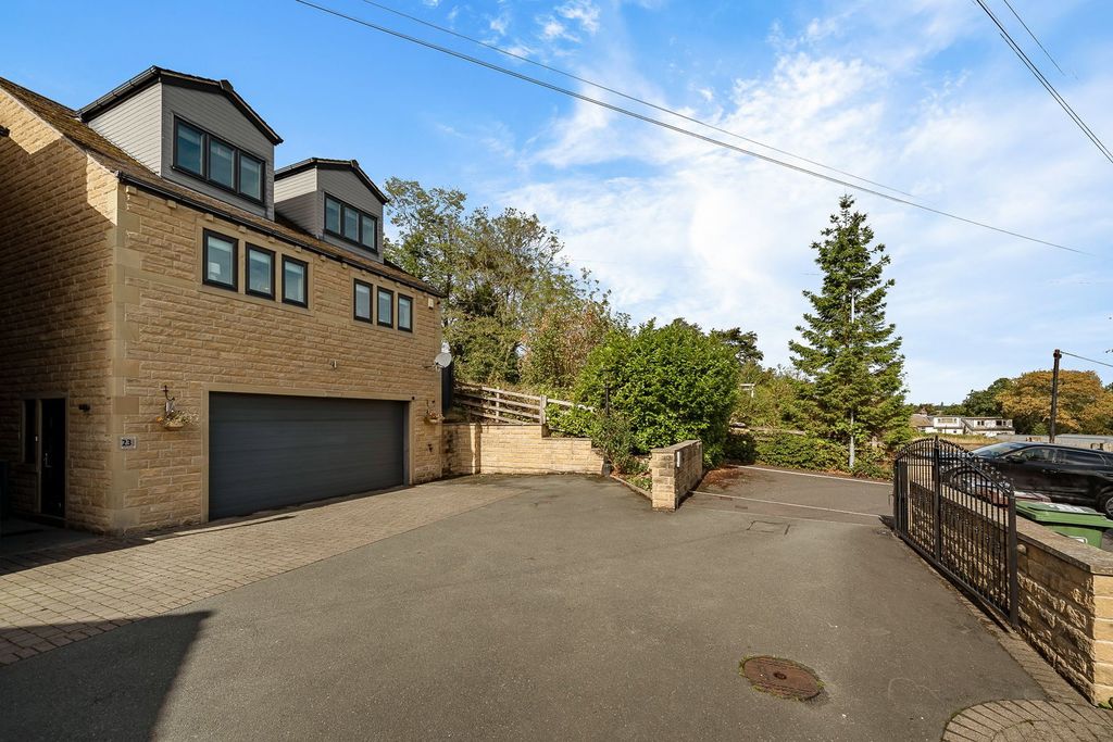 Property photo 3 of 36