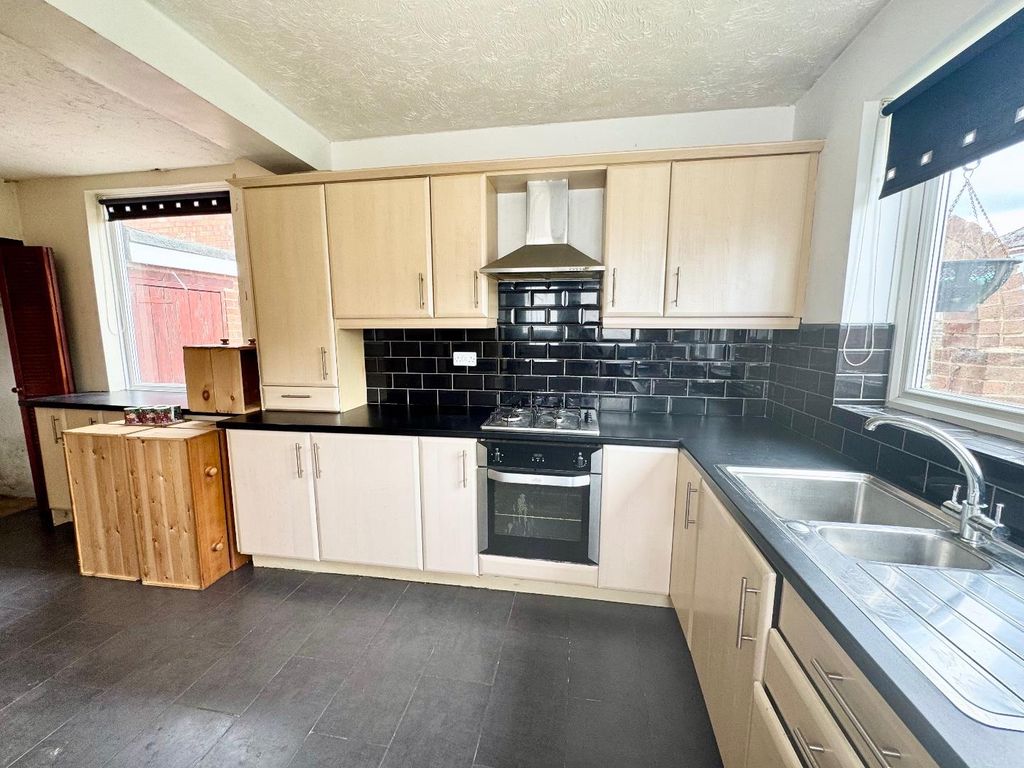 Property photo 2 of 13 Kitchen