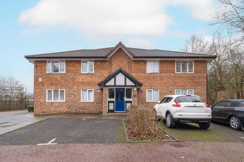 Property photo 2 of 17