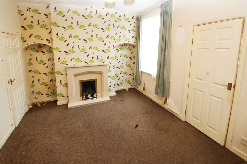 Property photo 3 of 12 Dining Room