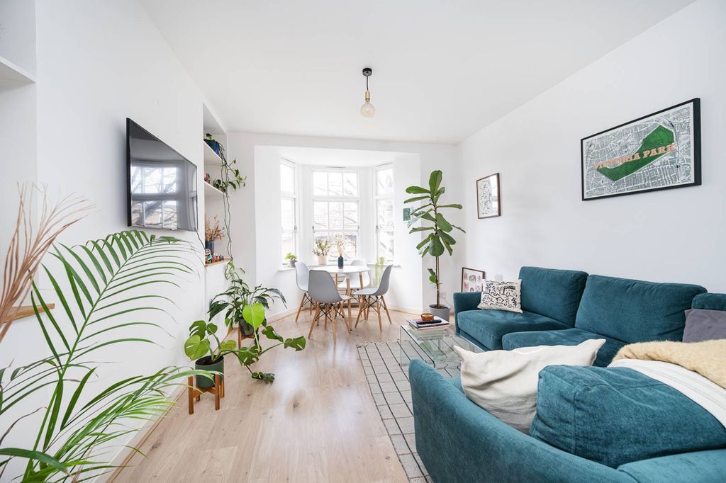 Property photo 2 of 11