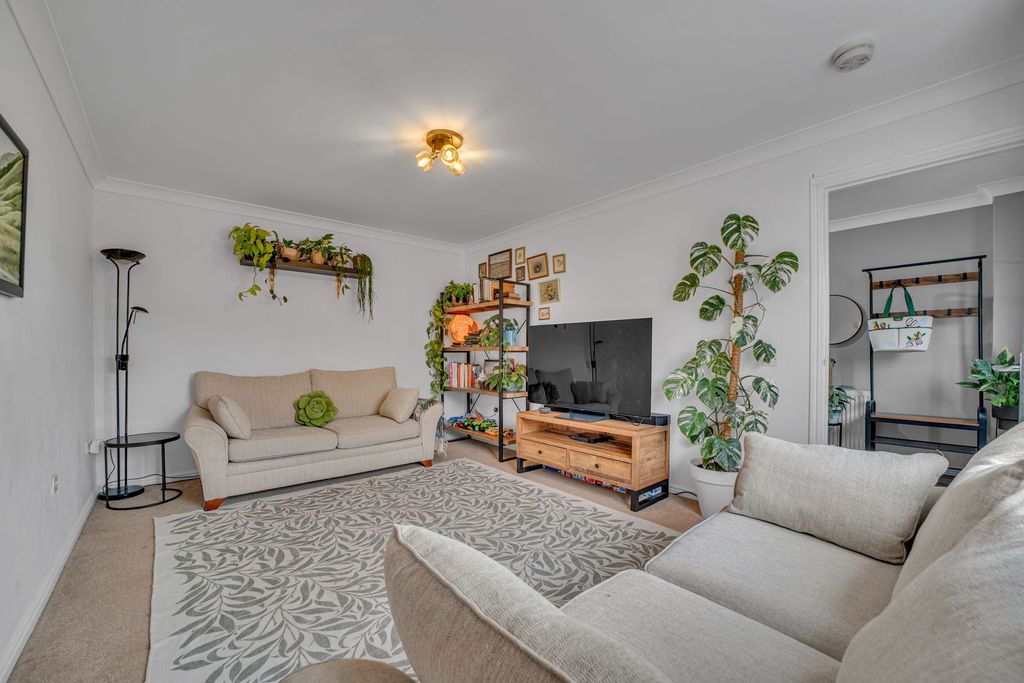 Property photo 2 of 24