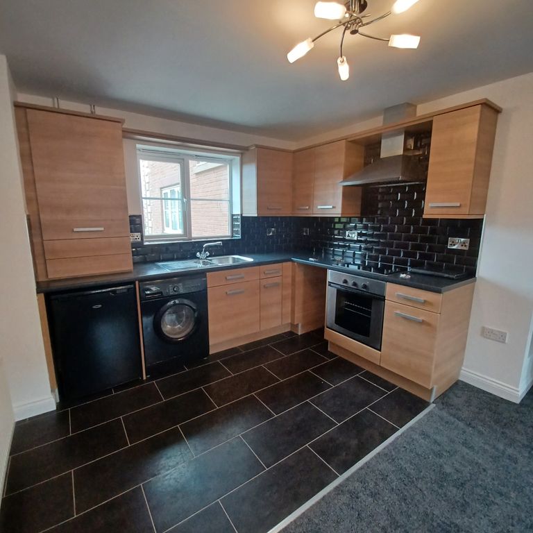Property photo 2 of 8 Kitchen