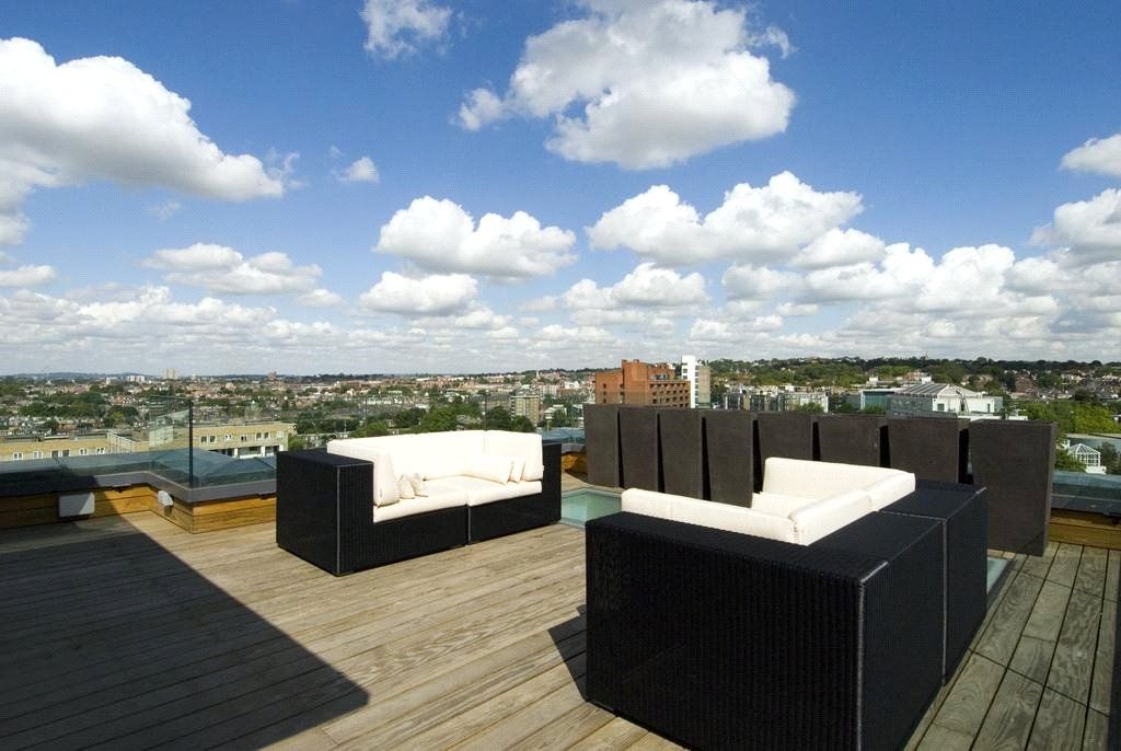Property photo 3 of 10 Terrace