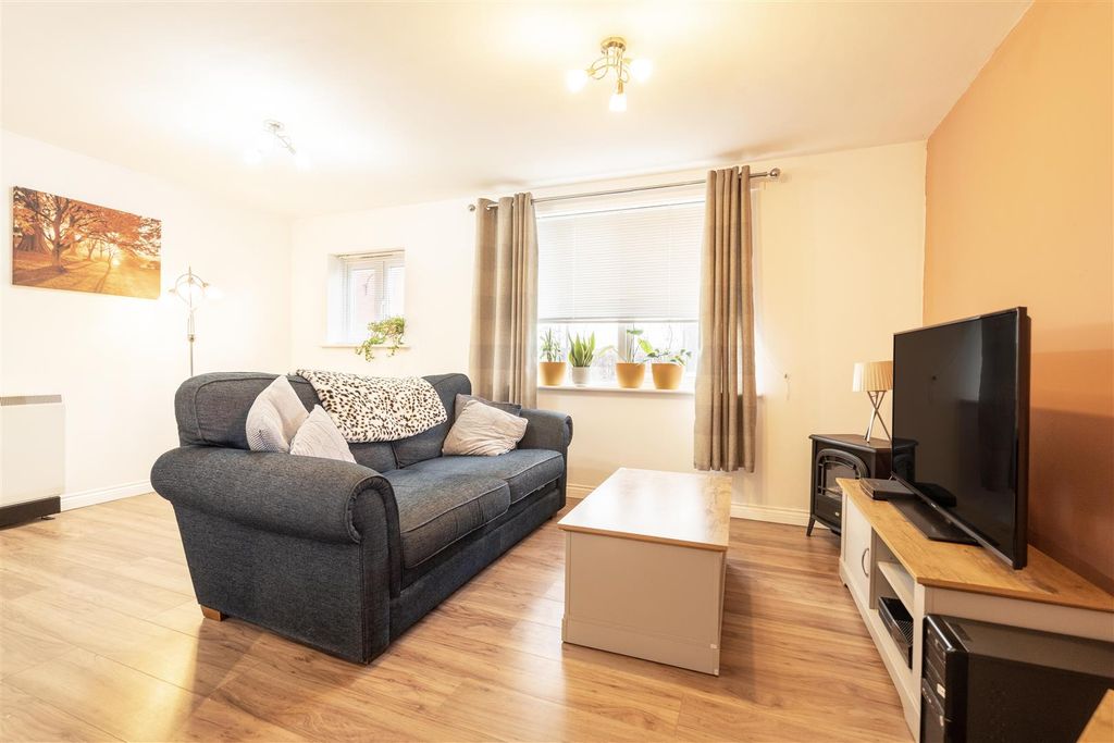 Property photo 2 of 6 Living Room