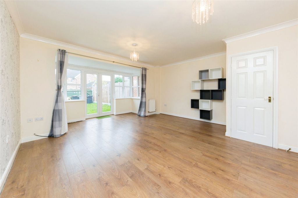 Property photo 2 of 11 Picture No. 03