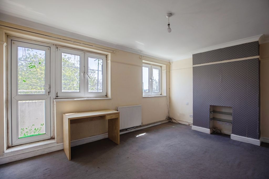 Property photo 2 of 8 Image 1