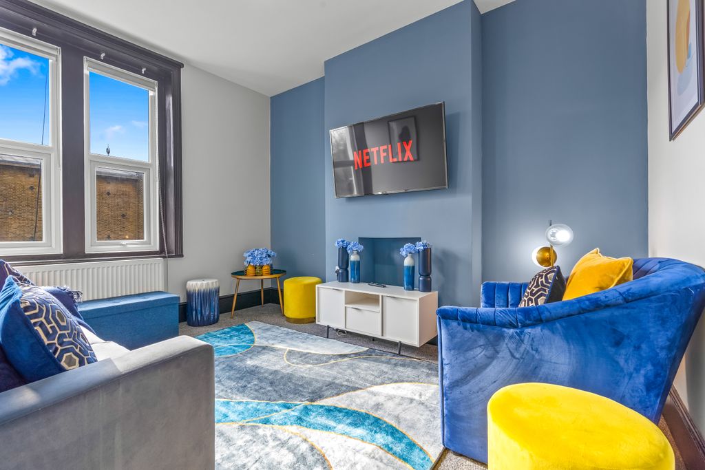 Property photo 2 of 24