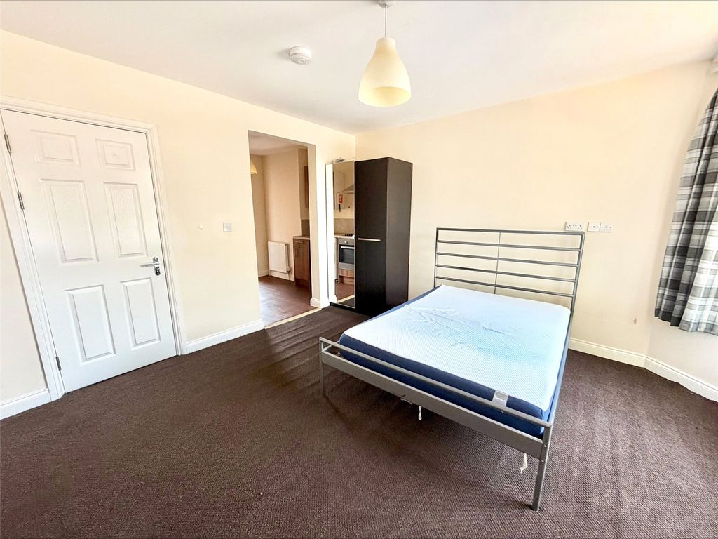 Property photo 3 of 16 Picture No. 14