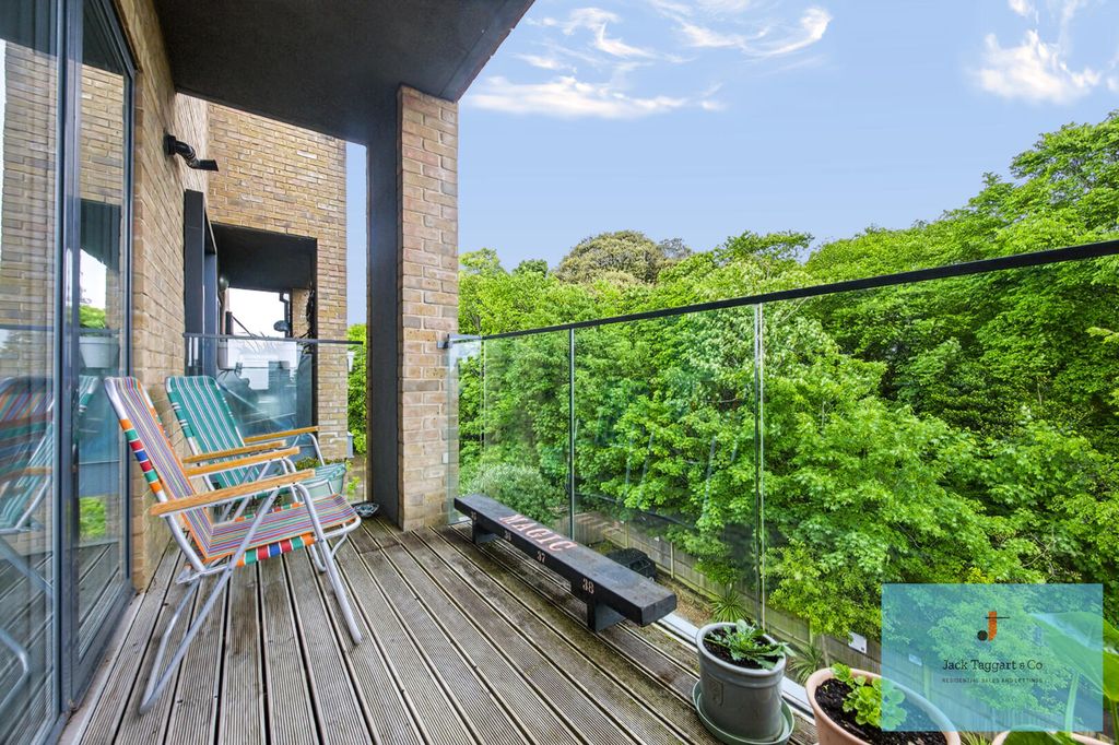 Property photo 2 of 18 Balcony