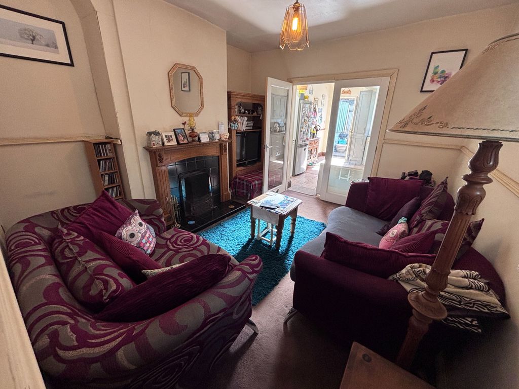 Property photo 2 of 17