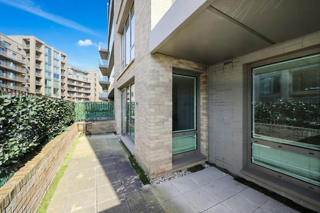 Property photo 3 of 9 Terrace