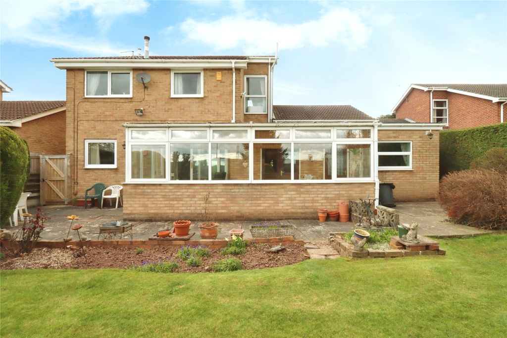 Property photo 2 of 32 Picture No. 16