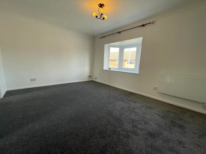 Property photo 3 of 7 Living Room