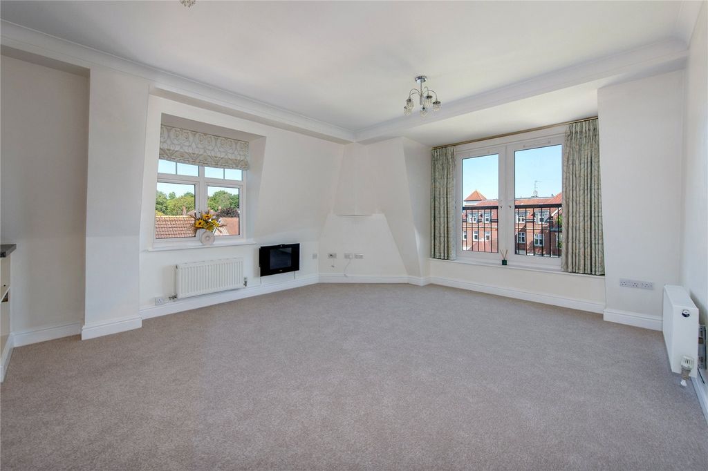 Property photo 3 of 19 Picture No. 10
