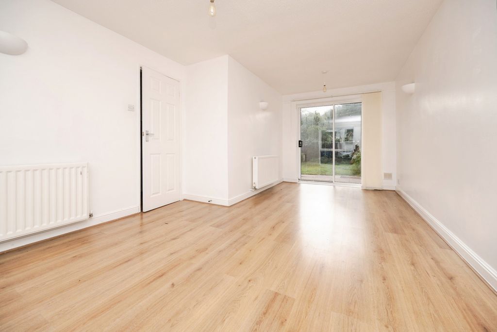 Property photo 3 of 22 Pbox-Img.Jpg