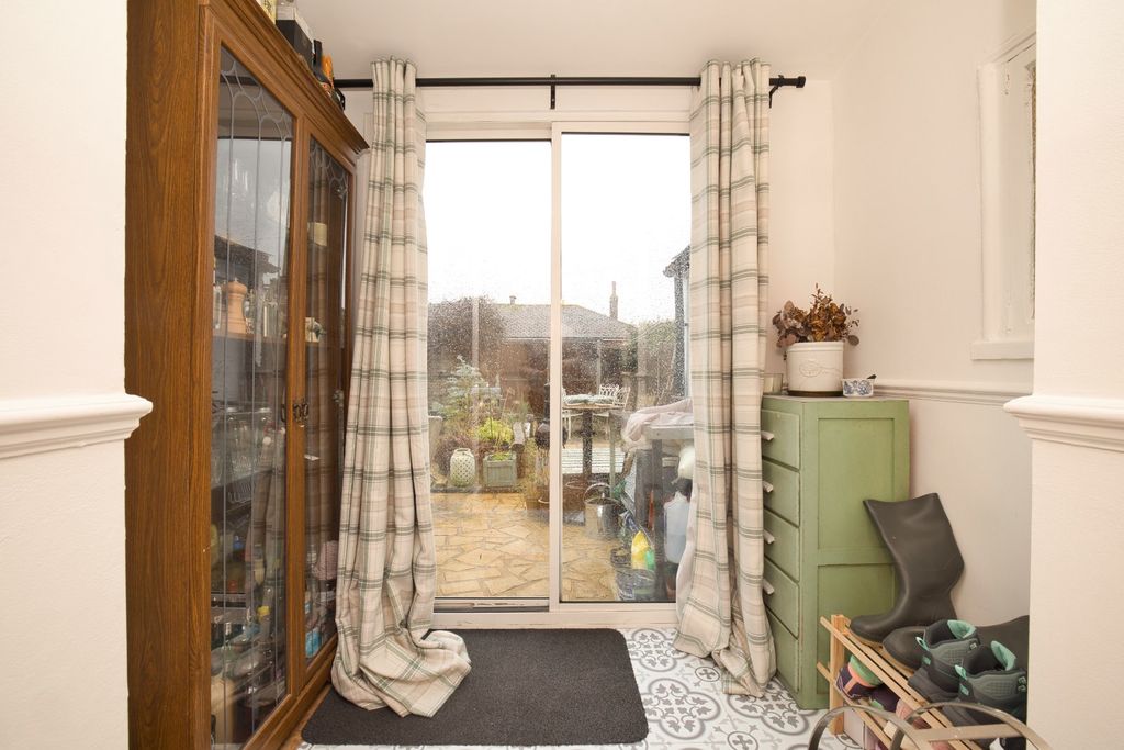 Property photo 3 of 15 Picture 3