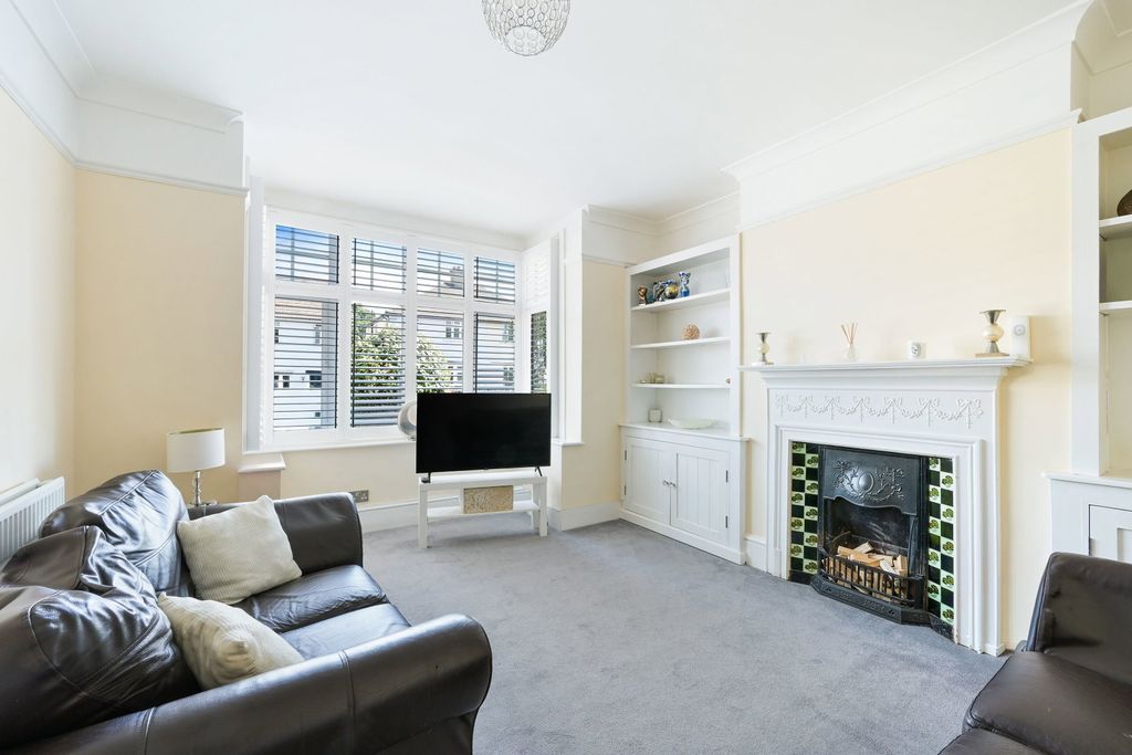 Property photo 2 of 12