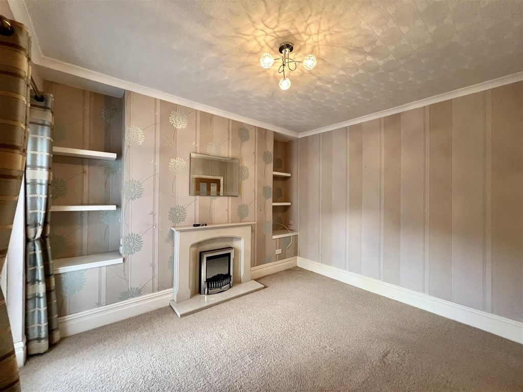 Property photo 2 of 22 Lounge