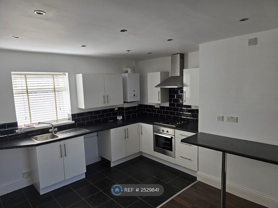 Property photo 1 of 15 Kitchen