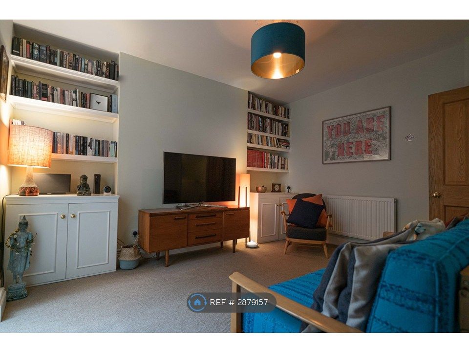 Property photo 2 of 15 Front Room