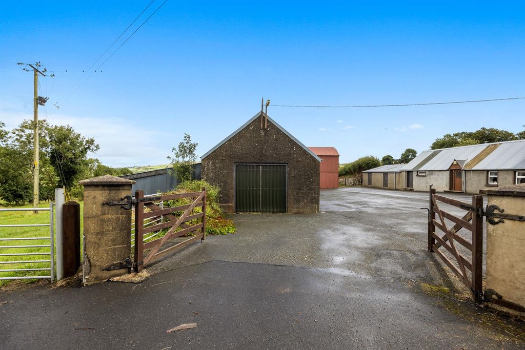 Property photo 3 of 38 311 Rathfriland Road 02.Jpg