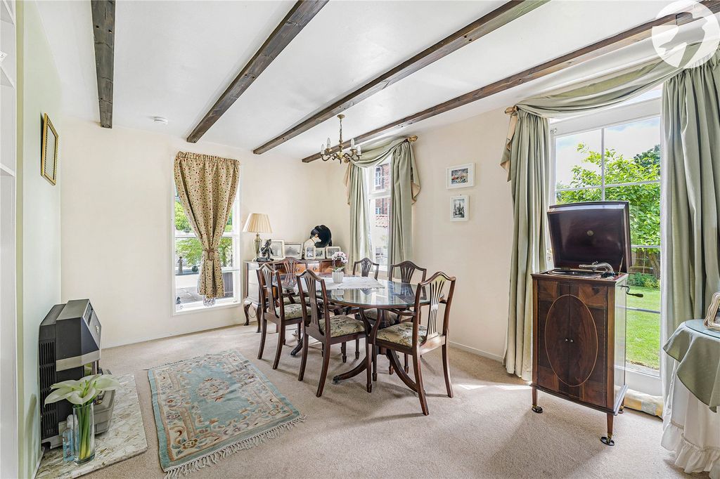 Property photo 3 of 24 Dining Area