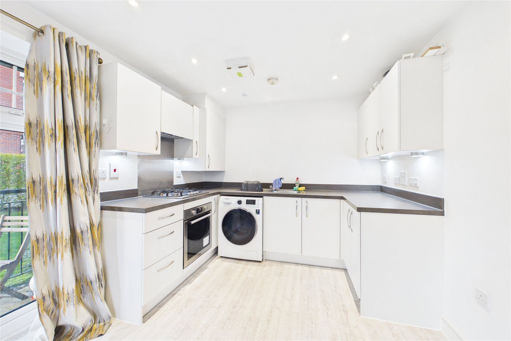 Property photo 3 of 8 Picture No. 15