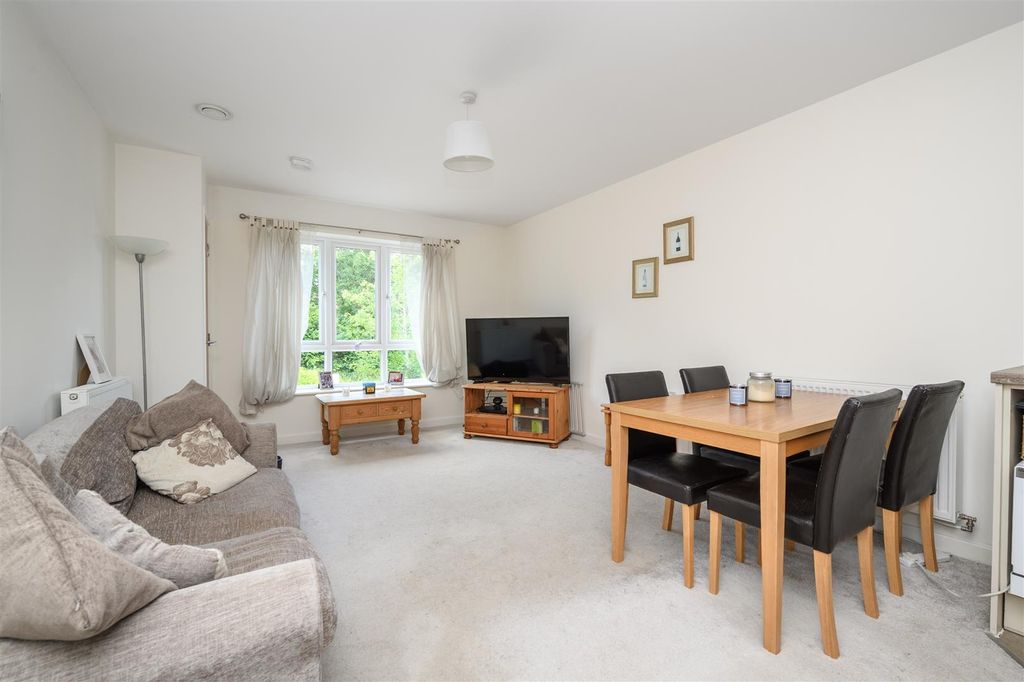 Property photo 2 of 7