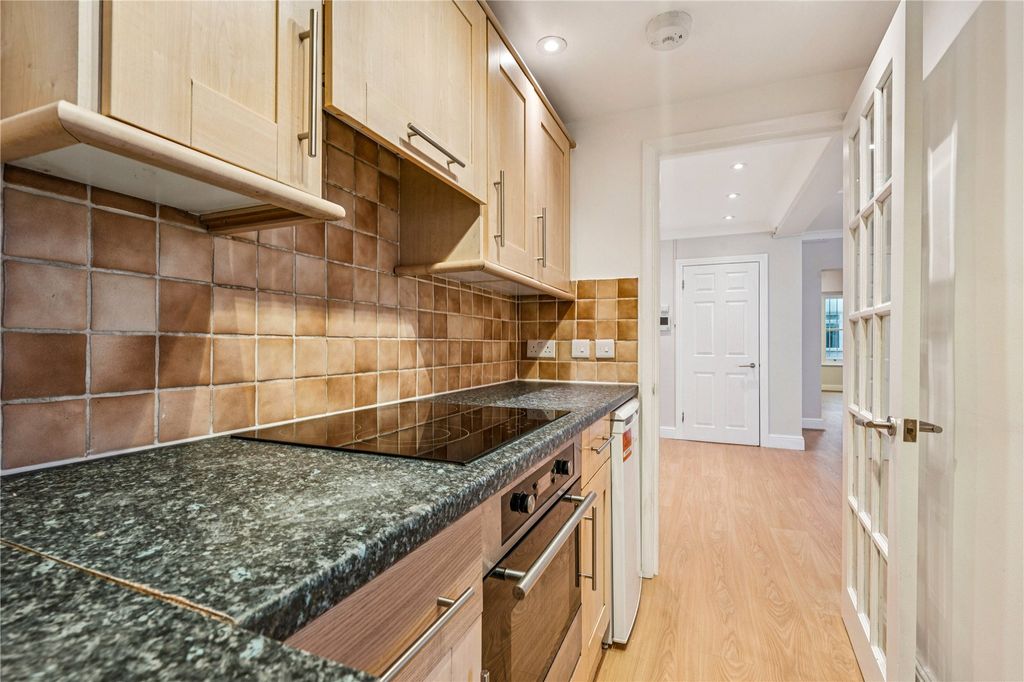 Property photo 2 of 14 Picture No. 15