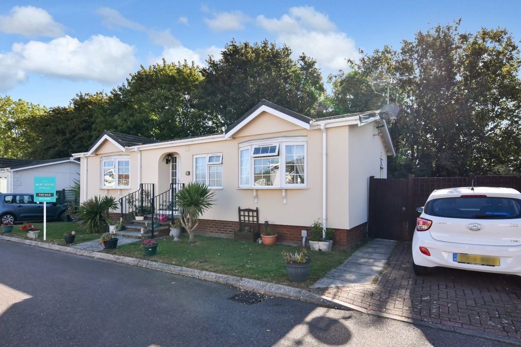 Property photo 1 of 29 Picture No. 16