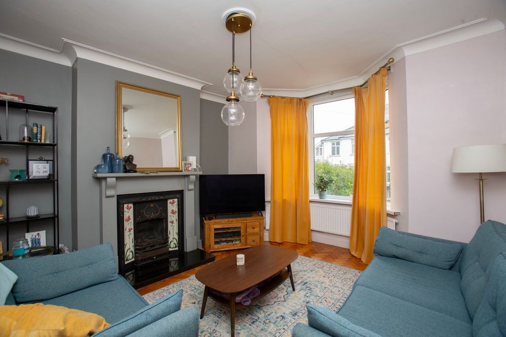 Property photo 3 of 21