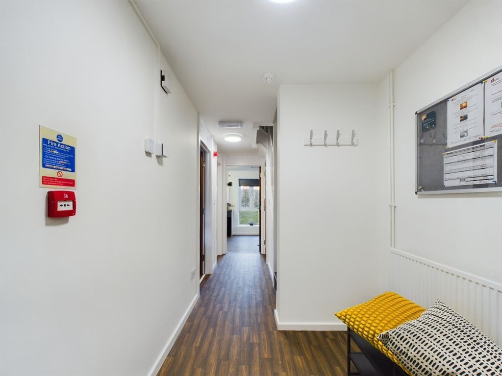 Property photo 1 of 17 A Bright And Tidy Hallway That Welcomes You Into T...