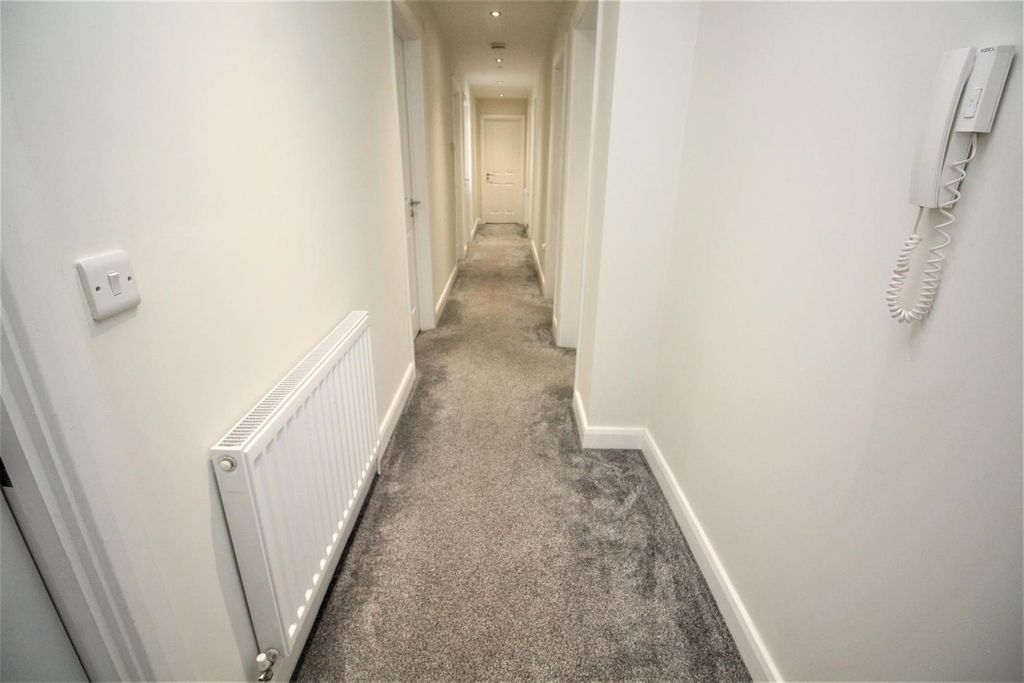 Property photo 1 of 31