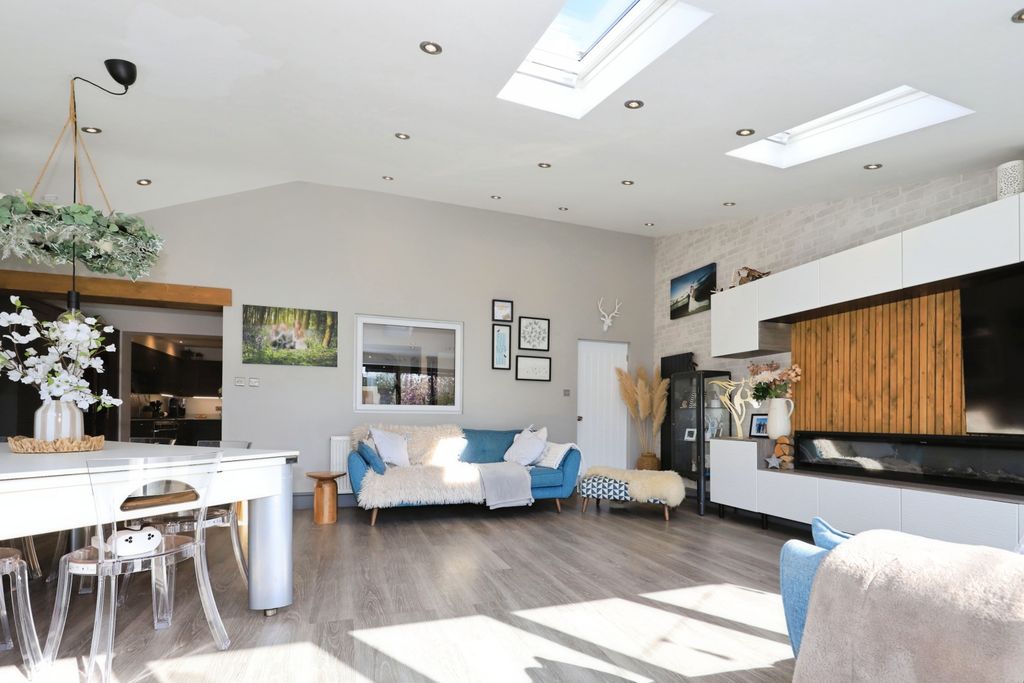 Additional image 8 of 4 bed semi-detached house for saleBruce Road, Kidderminster DY10