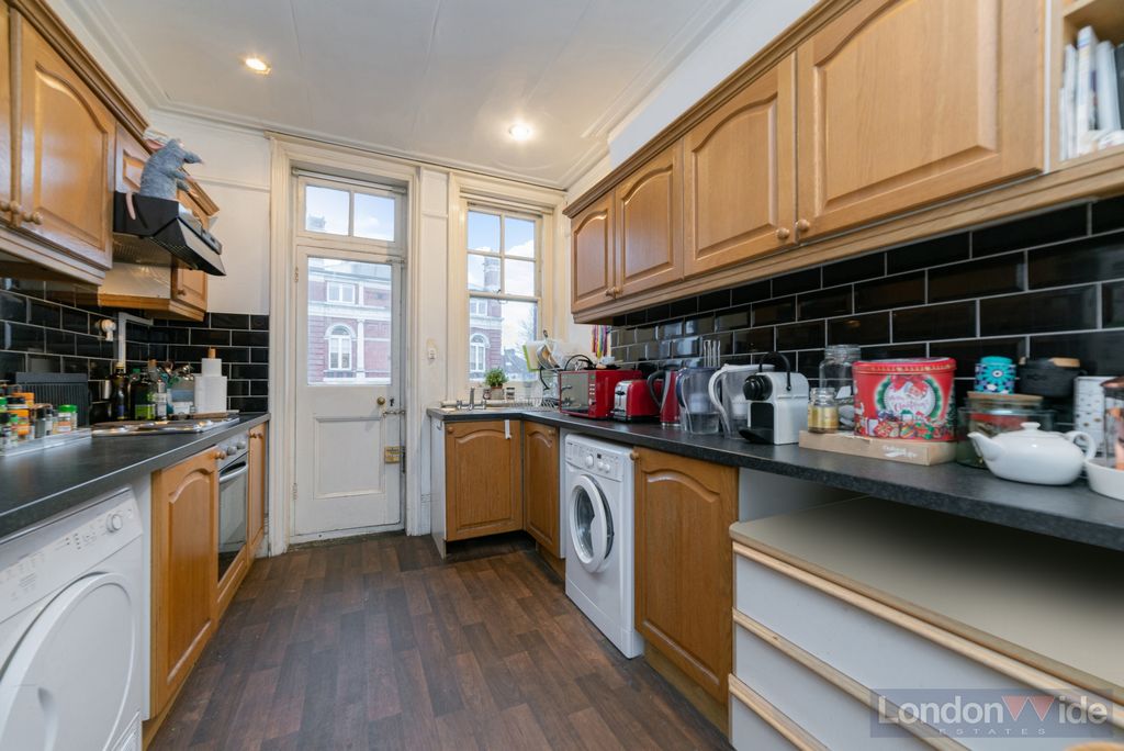 Property photo 3 of 12 Photo 21