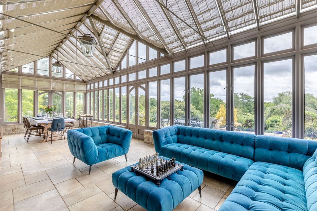 Property photo 2 of 28 Conservatory