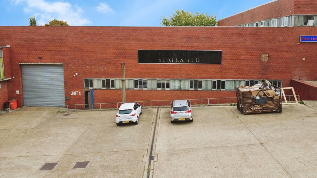 Property photo 1 of 9