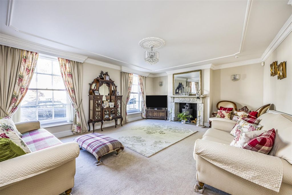 Property photo 2 of 48 209 Castle Road, Portchester-Porticomarketing-Nexa