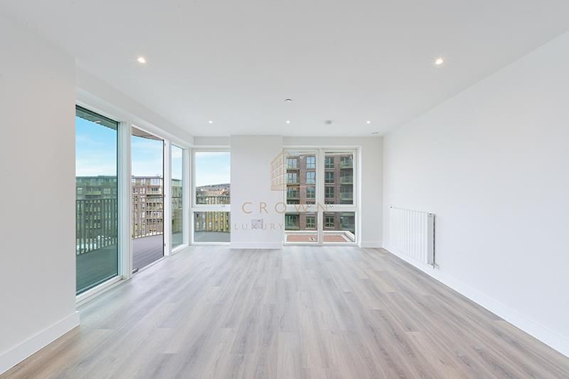 Property photo 3 of 24 Cairncross House, 508- (15).Jpg
