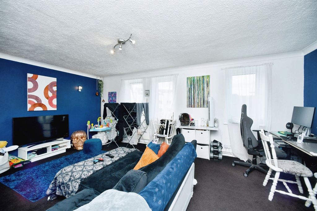 Additional image 4 of 2 bed flat for saleBalcombe Road, Peacehaven BN10