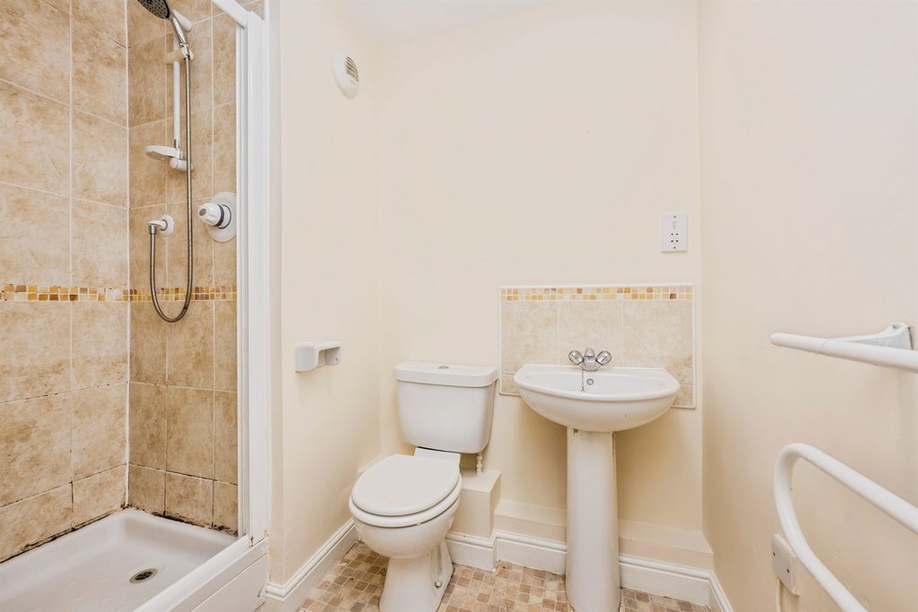 Property photo 3 of 13