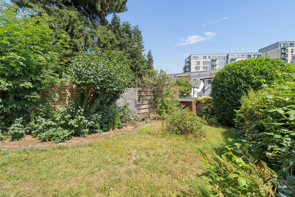 Property photo 2 of 20
