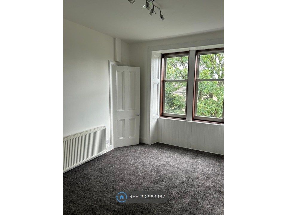 Property photo 1 of 13 Lounge