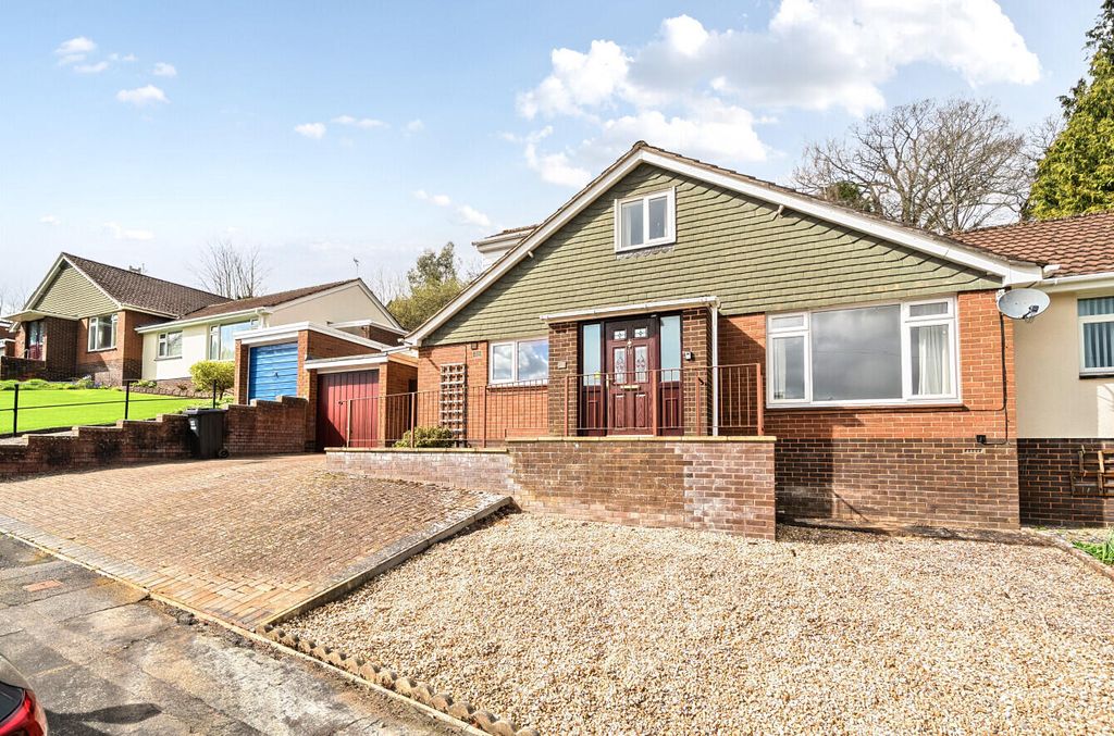 Property photo 2 of 21 Front (Exterior)