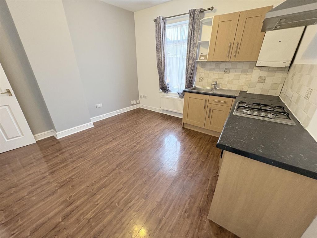 Property photo 3 of 5 First Floor Flat