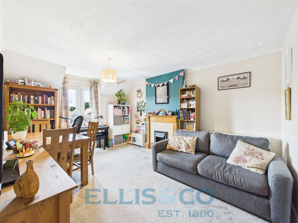 Property photo 2 of 11 Picture No. 13